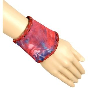 LEATHER VINTAGE Tie-Dye Cuff Bracelet